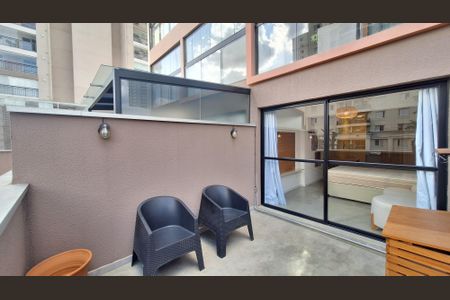 Studio à venda com 37m², 1 quarto e sem vaga Studio à venda com 37m², 1 quarto e sem vagaVaranda