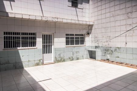 Casa para alugar com 210m², 3 quartos e 5 vagas Casa para alugar com 210m², 3 quartos e 5 vagasQuintal