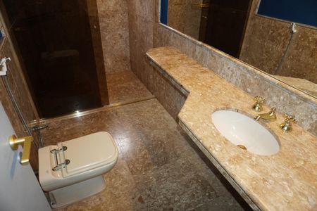 Apartamento à venda com 305m², 4 quartos e 4 vagasBanheiro suíte 3