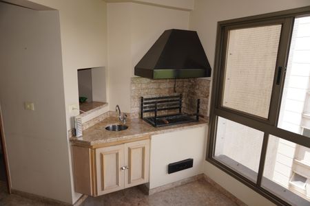 Apartamento à venda com 305m², 4 quartos e 4 vagasChurrasqueira