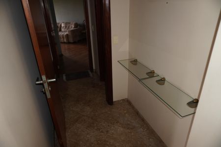 Apartamento à venda com 305m², 4 quartos e 4 vagasCorredor