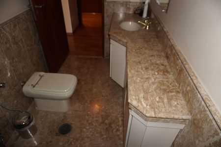 Apartamento à venda com 305m², 4 quartos e 4 vagasBanheiro da Suíte