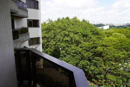 Apartamento à venda com 305m², 4 quartos e 4 vagasSuíte 2