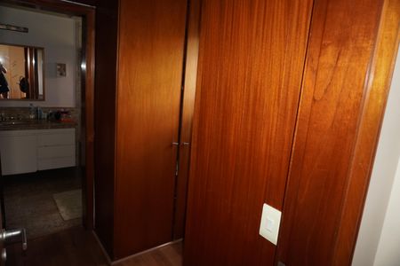 Apartamento à venda com 305m², 4 quartos e 4 vagasCloset