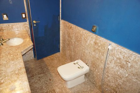 Apartamento à venda com 305m², 4 quartos e 4 vagasBanheiro suíte 3