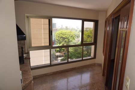 Apartamento à venda com 305m², 4 quartos e 4 vagasChurrasqueira