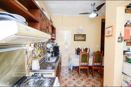 Apartamento à venda com 100m², 2 quartos e 2 vagasCozinha