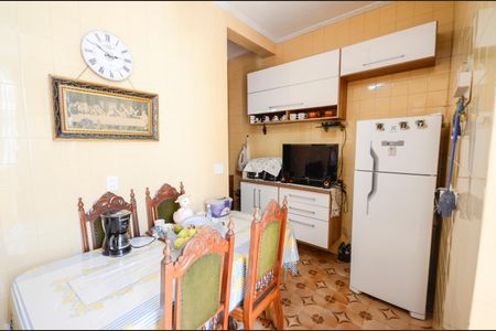 Apartamento à venda com 100m², 2 quartos e 2 vagasCozinha