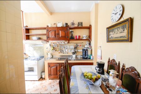 Apartamento à venda com 100m², 2 quartos e 2 vagasCozinha