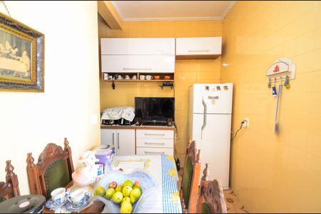 Apartamento à venda com 100m², 2 quartos e 2 vagasCozinha