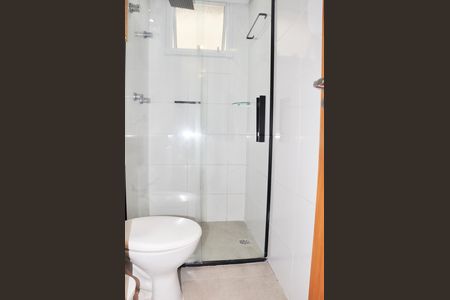 Apartamento para alugar com 44m², 2 quartos e 1 vagaDetalhe - Banheiro Social