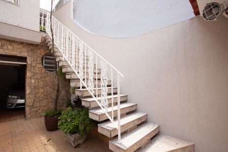 Casa à venda com 220m², 4 quartos e 3 vagas Casa à venda com 220m², 4 quartos e 3 vagasGARAGEM