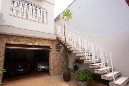 Casa à venda com 220m², 4 quartos e 3 vagas Casa à venda com 220m², 4 quartos e 3 vagasGARAGEM