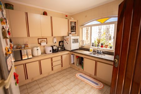 Casa à venda com 220m², 4 quartos e 3 vagas Casa à venda com 220m², 4 quartos e 3 vagasCOZINHA