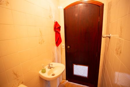 Casa à venda com 220m², 4 quartos e 3 vagas Casa à venda com 220m², 4 quartos e 3 vagasLAVABO