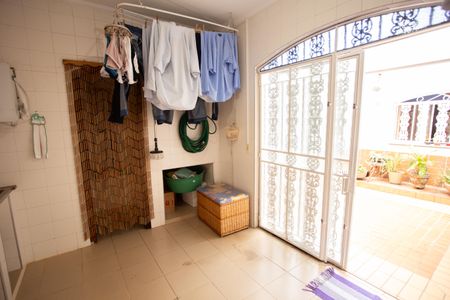 Casa à venda com 220m², 4 quartos e 3 vagas Casa à venda com 220m², 4 quartos e 3 vagasÁREA DE SERVIÇO