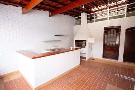 Casa à venda com 220m², 4 quartos e 3 vagas Casa à venda com 220m², 4 quartos e 3 vagasÁREA GOURMET