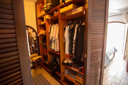 Casa à venda com 220m², 4 quartos e 3 vagas Casa à venda com 220m², 4 quartos e 3 vagasQUARTO 1