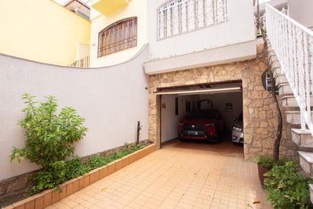 Casa à venda com 220m², 4 quartos e 3 vagas Casa à venda com 220m², 4 quartos e 3 vagasGARAGEM
