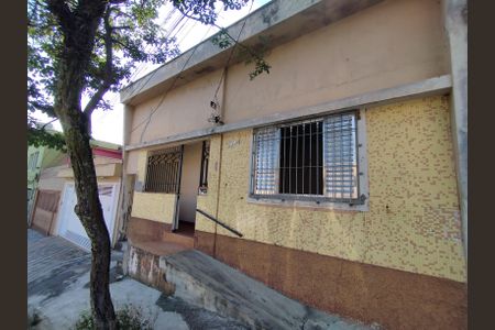 Casa à venda com 113m², 2 quartos e sem vaga Casa à venda com 113m², 2 quartos e sem vagaFachada