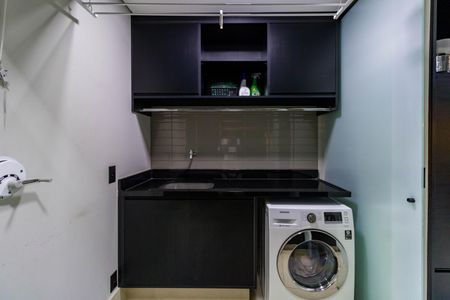 Apartamento à venda com 163m², 3 quartos e 3 vagas Apartamento à venda com 163m², 3 quartos e 3 vagasLavanderia