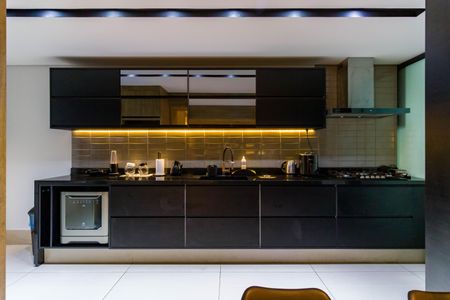 Apartamento à venda com 163m², 3 quartos e 3 vagas Apartamento à venda com 163m², 3 quartos e 3 vagasCozinha