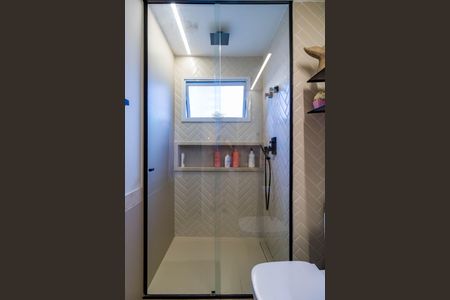 Apartamento à venda com 163m², 3 quartos e 3 vagas Apartamento à venda com 163m², 3 quartos e 3 vagasBanheiro Suíte 2