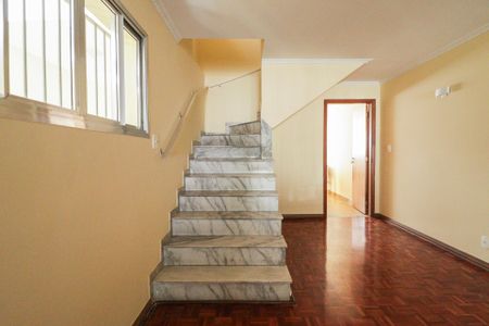 Casa para alugar com 173m², 3 quartos e 2 vagas Casa para alugar com 173m², 3 quartos e 2 vagasSala