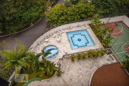 Apartamento à venda com 150m², 3 quartos e 3 vagas Apartamento à venda com 150m², 3 quartos e 3 vagasÁrea comum - Piscina