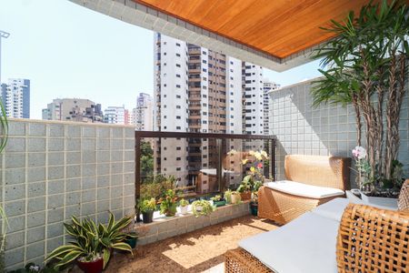 Apartamento à venda com 150m², 3 quartos e 3 vagas Apartamento à venda com 150m², 3 quartos e 3 vagasVaranda da Sala