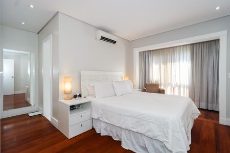 Apartamento à venda com 150m², 3 quartos e 3 vagas Apartamento à venda com 150m², 3 quartos e 3 vagasSuíte 1