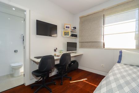 Apartamento à venda com 150m², 3 quartos e 3 vagas Apartamento à venda com 150m², 3 quartos e 3 vagasSuíte 2