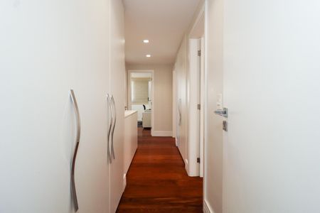 Apartamento à venda com 150m², 3 quartos e 3 vagas Apartamento à venda com 150m², 3 quartos e 3 vagasCorredor