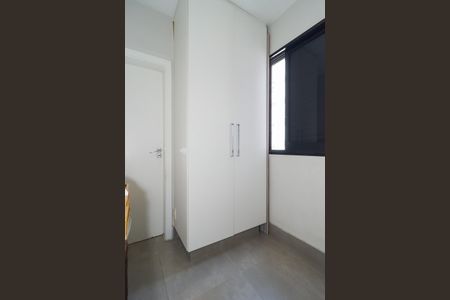 Apartamento à venda com 150m², 3 quartos e 3 vagas Apartamento à venda com 150m², 3 quartos e 3 vagasQuarto de Serviço