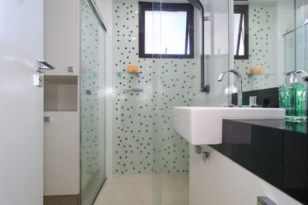 Apartamento à venda com 150m², 3 quartos e 3 vagas Apartamento à venda com 150m², 3 quartos e 3 vagasBanheiro