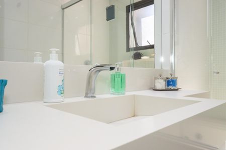 Apartamento à venda com 150m², 3 quartos e 3 vagas Apartamento à venda com 150m², 3 quartos e 3 vagasBanheiro da Suíte 1