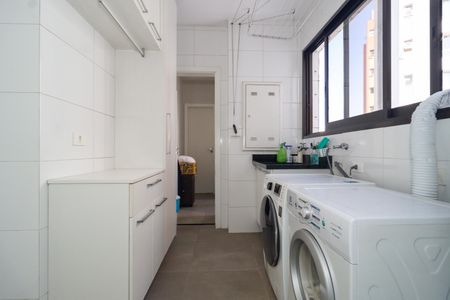 Apartamento à venda com 150m², 3 quartos e 3 vagas Apartamento à venda com 150m², 3 quartos e 3 vagasÁrea de Serviço