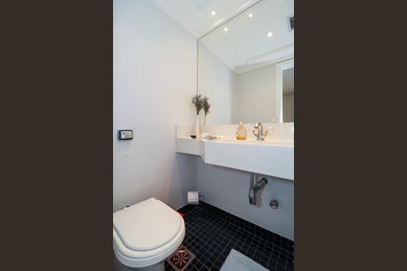 Apartamento à venda com 150m², 3 quartos e 3 vagas Apartamento à venda com 150m², 3 quartos e 3 vagasLavabo