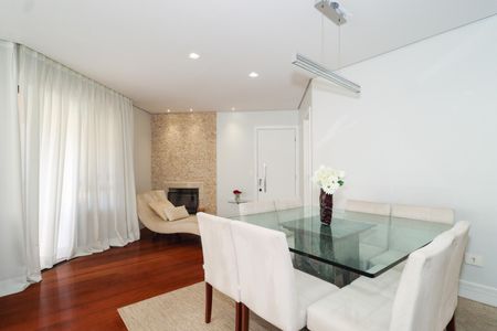 Apartamento à venda com 150m², 3 quartos e 3 vagas Apartamento à venda com 150m², 3 quartos e 3 vagasSala