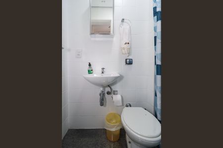 Apartamento à venda com 150m², 3 quartos e 3 vagas Apartamento à venda com 150m², 3 quartos e 3 vagasBanheiro de serviço