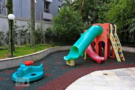 Apartamento à venda com 150m², 3 quartos e 3 vagas Apartamento à venda com 150m², 3 quartos e 3 vagasÁrea comum - Playground