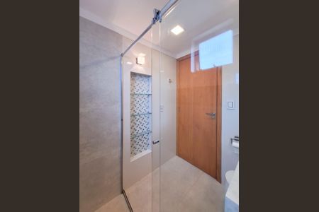 Apartamento para alugar com 51m², 2 quartos e 1 vaga Apartamento para alugar com 51m², 2 quartos e 1 vagaBanheiro social