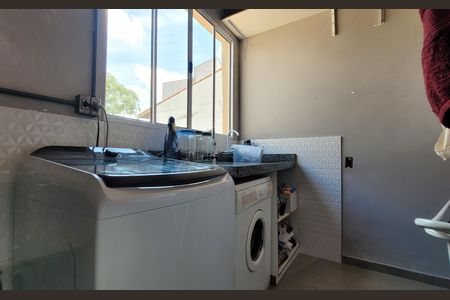 Casa à venda com 180m², 2 quartos e 3 vagasArea de serviço