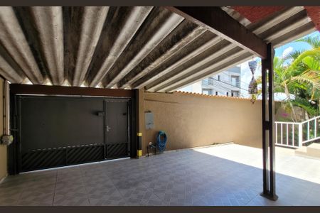 Casa à venda com 180m², 2 quartos e 3 vagasVista