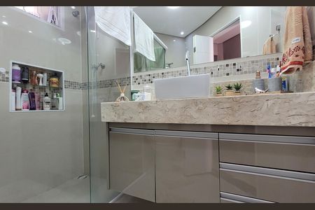 Casa à venda com 180m², 2 quartos e 3 vagasBanheiro