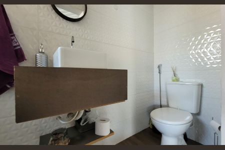 Casa à venda com 180m², 2 quartos e 3 vagasBanheiro