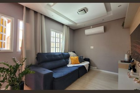 Casa à venda com 180m², 2 quartos e 3 vagasSala