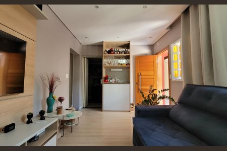 Casa à venda com 180m², 2 quartos e 3 vagasSala