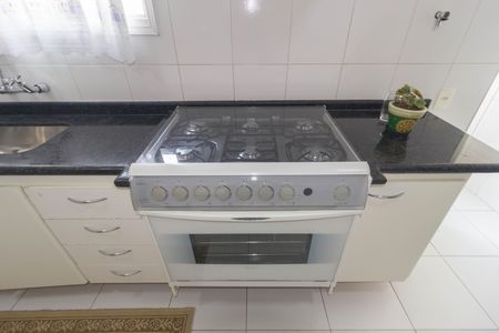 Apartamento à venda com 107m², 3 quartos e 2 vagas Apartamento à venda com 107m², 3 quartos e 2 vagasDetalhe - Cozinha