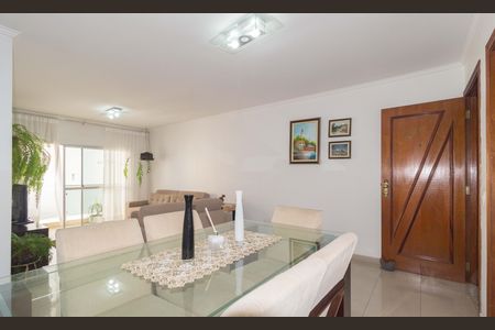 Apartamento à venda com 107m², 3 quartos e 2 vagas Apartamento à venda com 107m², 3 quartos e 2 vagasSala de Jantar
